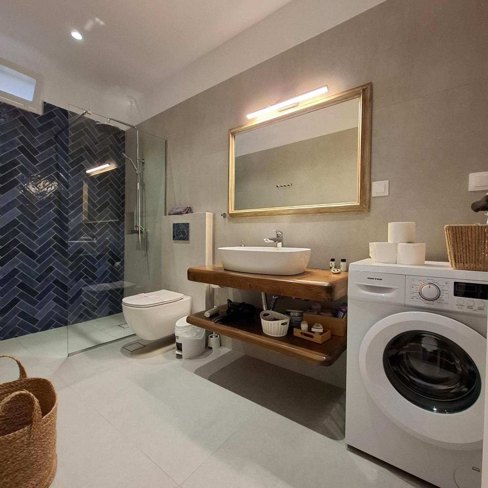 Aquarella-Stylish Veranda Apartment In Centre Of Poros Town ภายนอก รูปภาพ