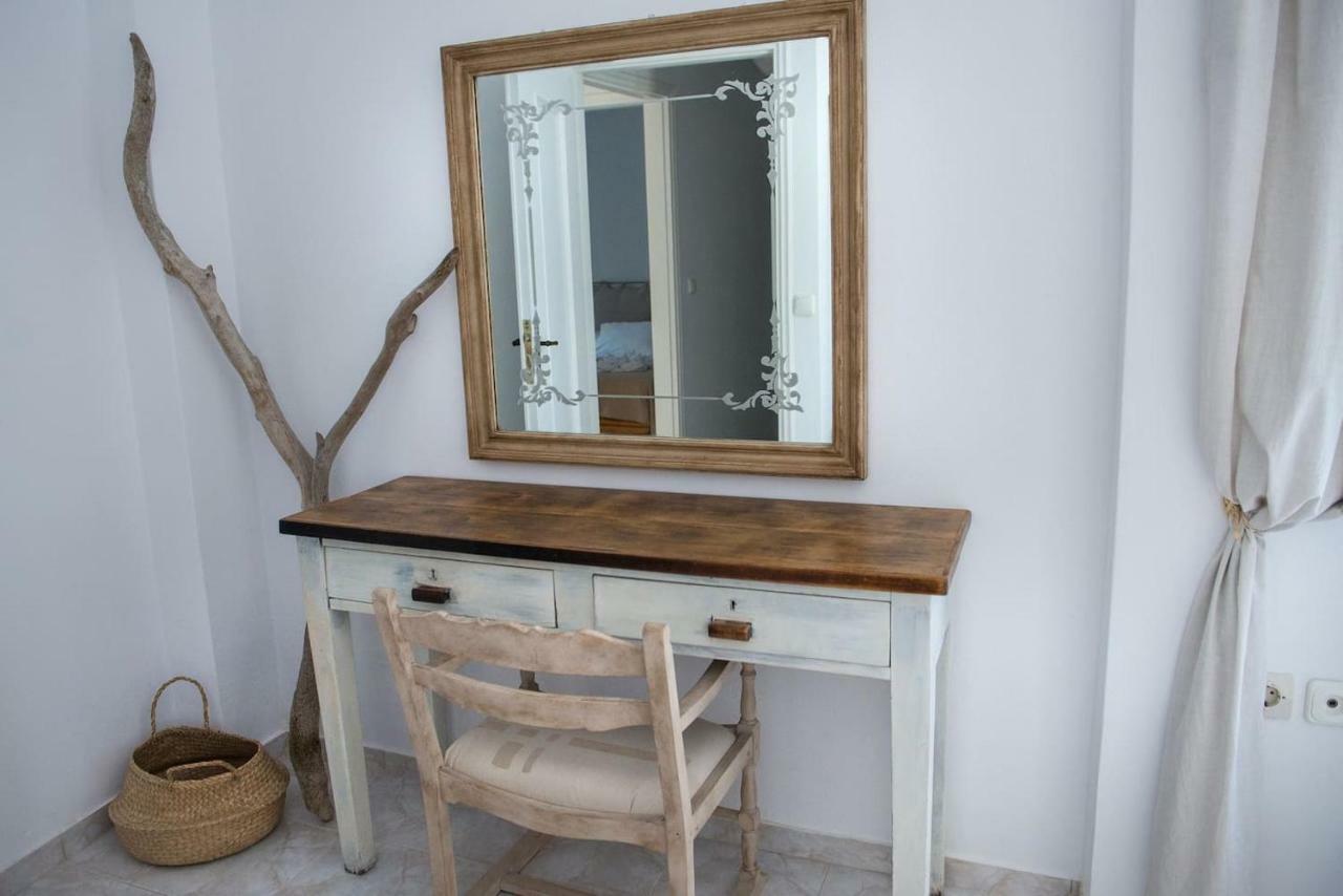 Aquarella-Stylish Veranda Apartment In Centre Of Poros Town ภายนอก รูปภาพ