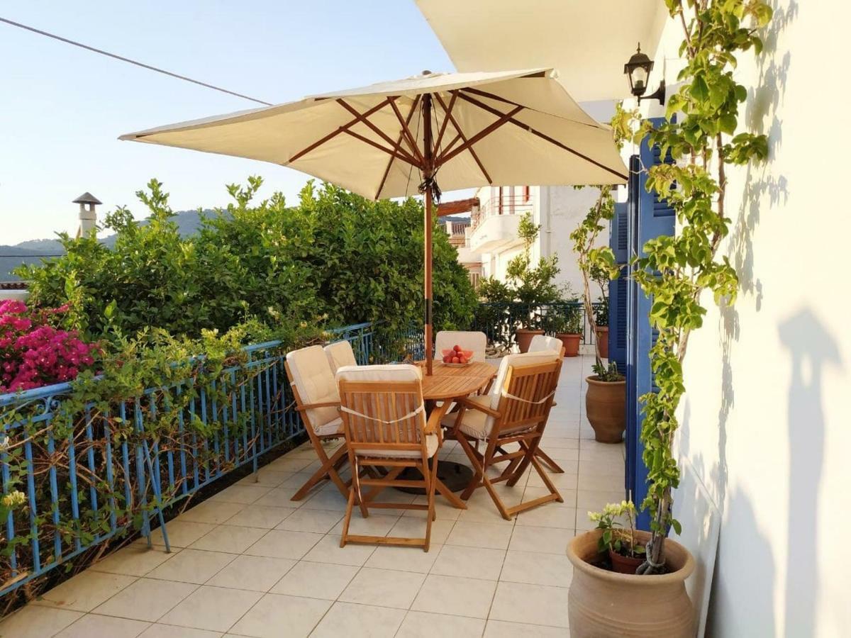 Aquarella-Stylish Veranda Apartment In Centre Of Poros Town ภายนอก รูปภาพ