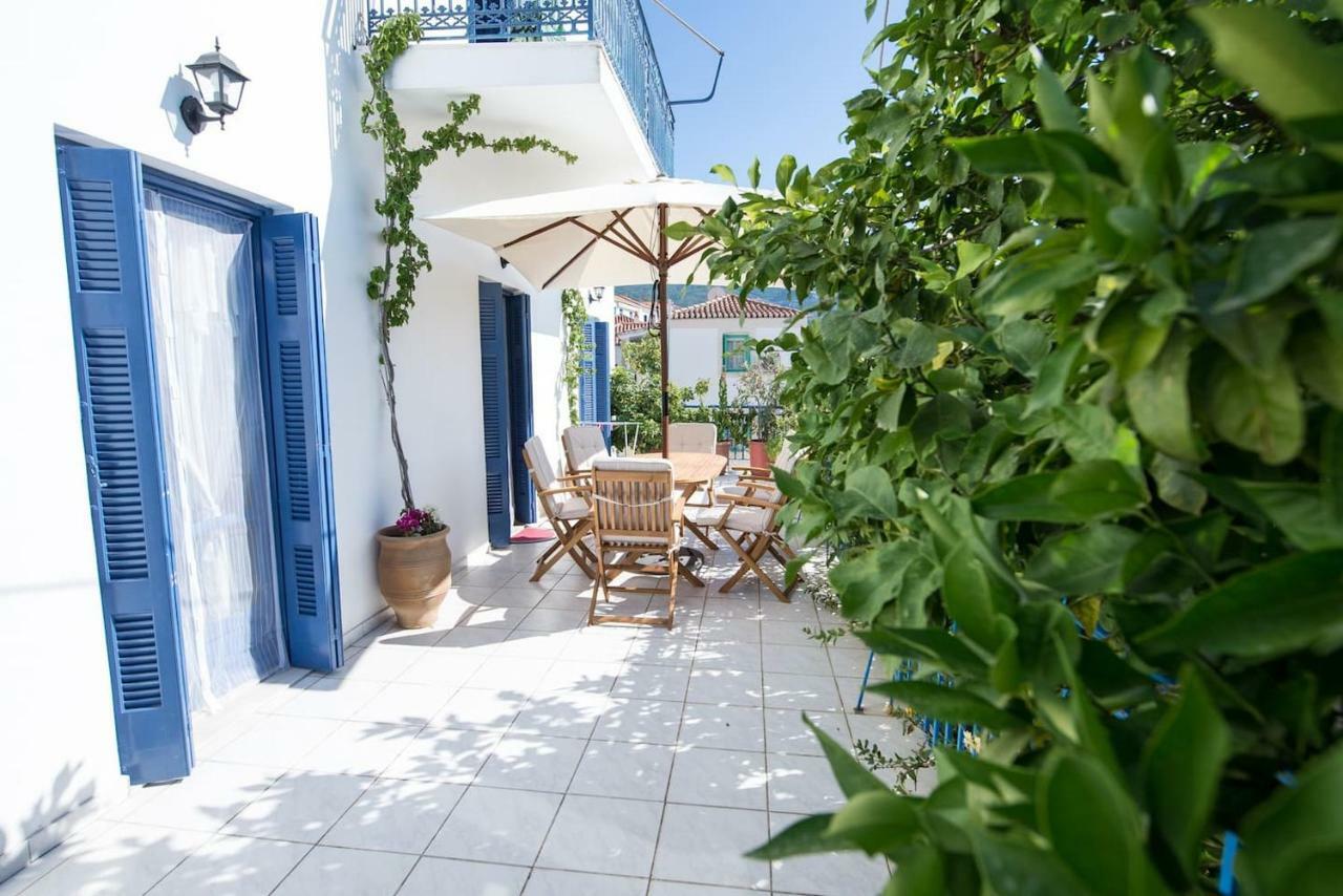 Aquarella-Stylish Veranda Apartment In Centre Of Poros Town ภายนอก รูปภาพ