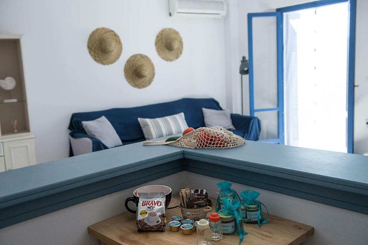 Aquarella-Stylish Veranda Apartment In Centre Of Poros Town ภายนอก รูปภาพ